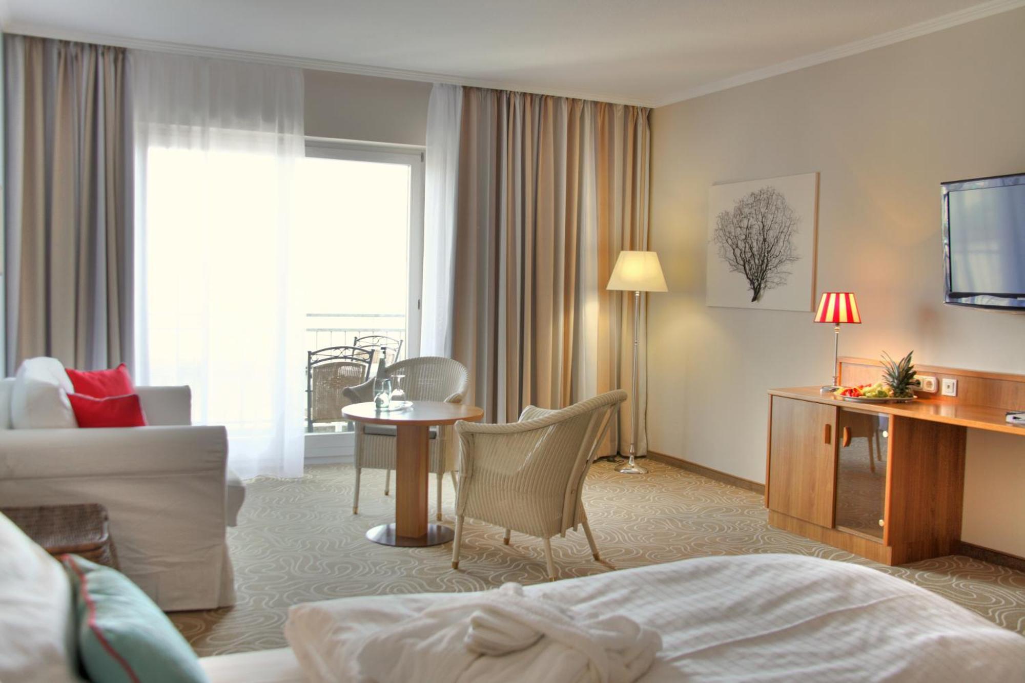 Mein Strandhaus - Hotel, Restaurant & Schwimmbad Timmendorfer Strand Esterno foto